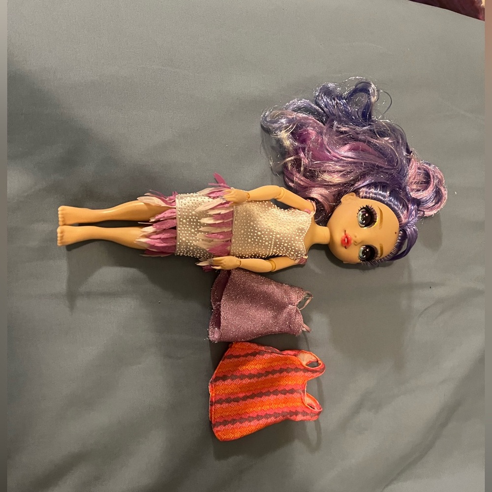 Rainbow High - Violet Willow Fashion Doll with Clothes